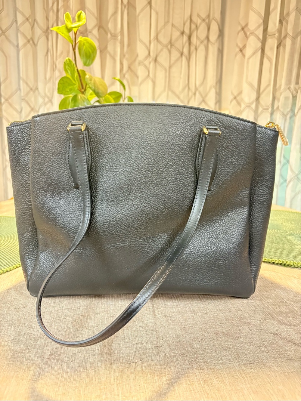 Kate Spade Tote - Picture 2 of 9